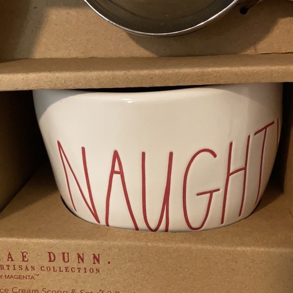 Rae Dunn Christmas Ice Cream Set - Picture 2 of 4